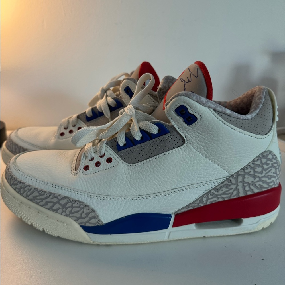 Jordan Retro 3 International. Size 9.5 men’s.